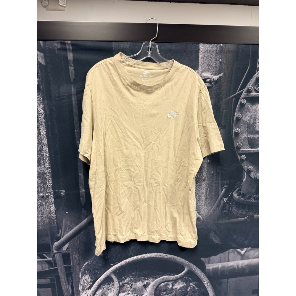Nike Men's XXL Beige Cotton The Nike Tee Crew Neck Short Sleeve T-Shirt Loose